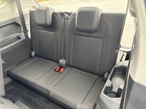 Used 2024 Volkswagen Tiguan Wolfsburg Edition FWD image 33