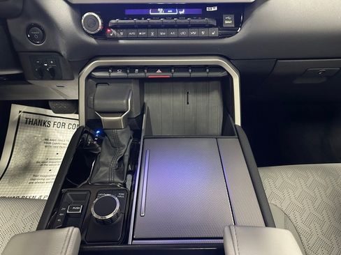 Used 2025 Toyota Sequoia Limited image 38