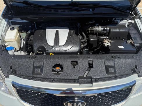 Used 2014 Kia Sedona LX FWD image 35