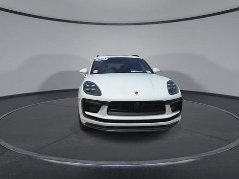 Certified 2023 Porsche Macan Turbo AWD/4WD image 3