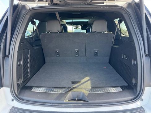 Used 2022 Chevrolet Suburban Z71 w/ Z71 Off-Road Package image 9