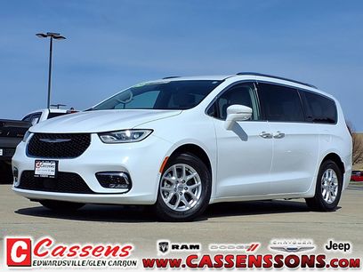 Certified 2021 Chrysler Pacifica Touring-L w/ Uconnect Theater Family Group