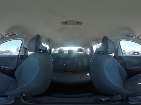 Used 2025 Kia K4 LXS image 41