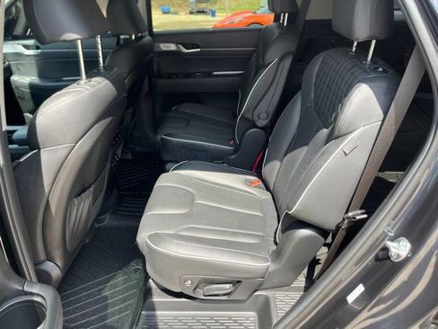 Used 2024 Hyundai Palisade Limited FWD image 12