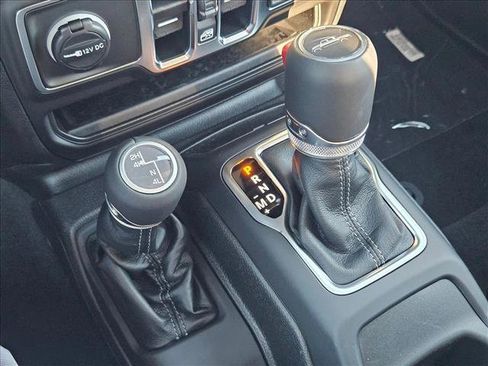 New 2025 Jeep Gladiator Sport image 9