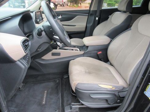 Used 2019 Hyundai Santa Fe SE FWD image 17