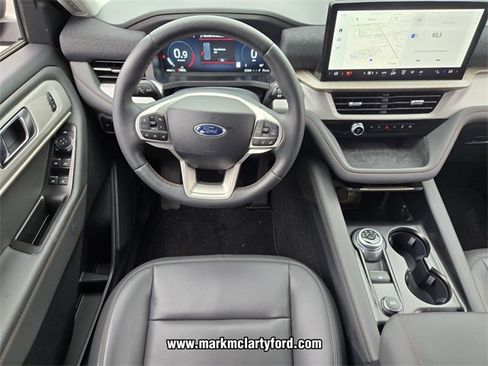 New 2025 Ford Explorer Active w/ Active Comfort Package image 8