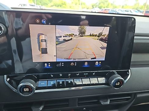 New 2025 Chevrolet Colorado Trail Boss w/ Midnight Edition AWD/4WD image 18