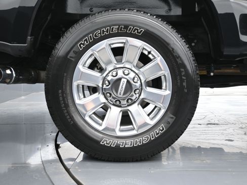 Used 2022 Ford F350 Platinum image 18