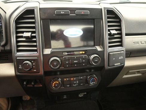 Used 2022 Ford F350 XLT w/ XLT Value Package image 9