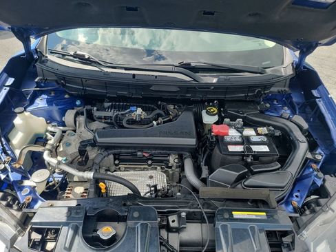 Used 2019 Nissan Rogue SV AWD/4WD image 16