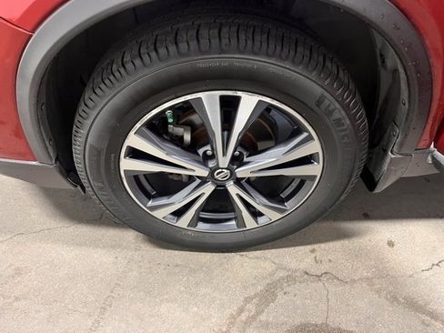 Used 2018 Nissan Rogue SL w/ Premium Package image 29