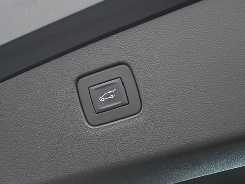 Used 2025 Buick Envista Sport Touring w/ Convenience II Package image 36