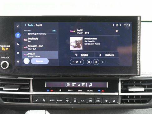 Used 2025 Toyota Sienna Limited image 21