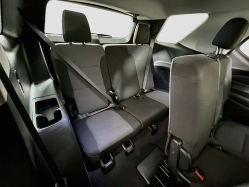 Used 2021 Chevrolet Traverse LS FWD image 43
