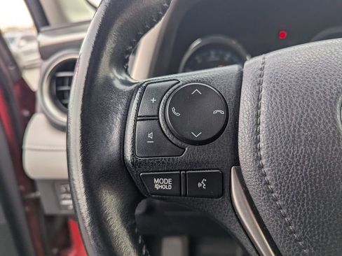 Used 2016 Toyota RAV4 Limited image 17