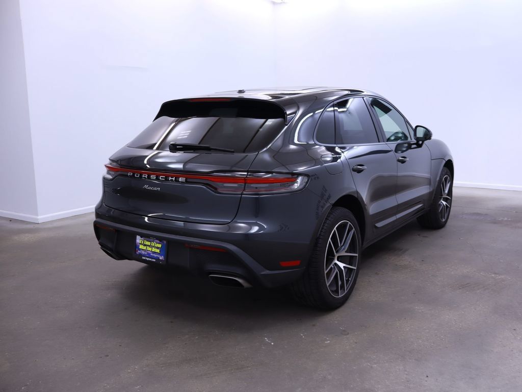 Used 2024 Porsche Macan AWD/4WD image 7