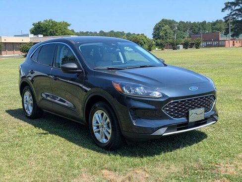 Used 2022 Ford Escape SE w/ Convenience Package AWD/4WD image 1