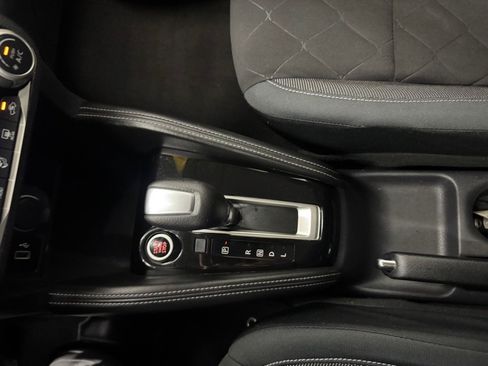Used 2019 Nissan Kicks SV FWD image 29