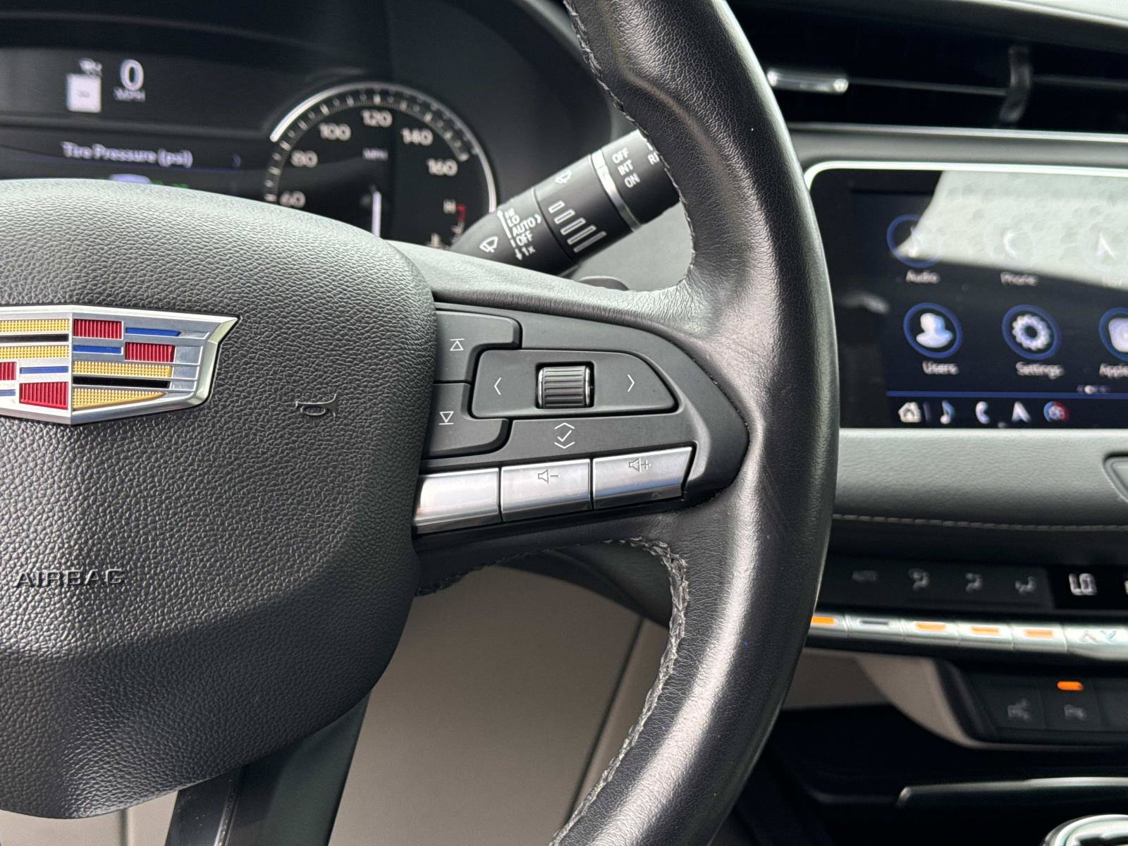 Used 2020 Cadillac XT4 Premium Luxury w/ Enhanced Visibility Package FWD image 17