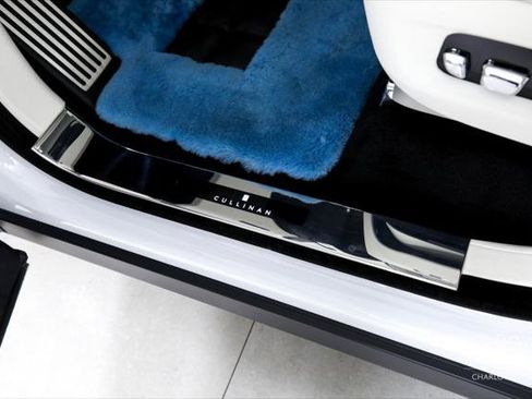 Certified 2023 Rolls-Royce Cullinan w/ Cullinan Package AWD/4WD image 17