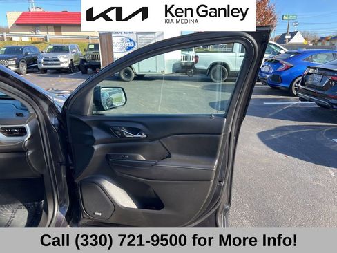 Used 2018 GMC Acadia SLT image 60