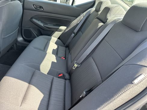Used 2025 Nissan Altima 2.5 SV w/ SV Premium Package FWD image 11