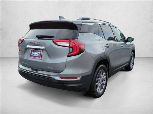 Used 2024 GMC Terrain SLT image 5
