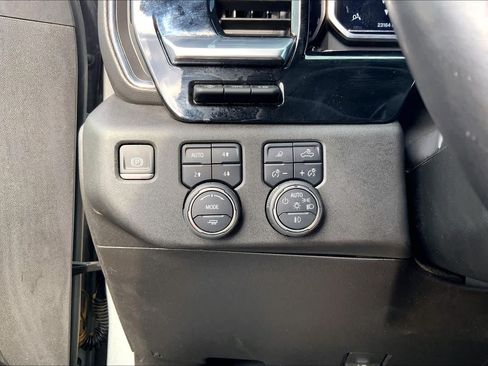 Used 2024 Chevrolet Silverado 1500 High Country AWD/4WD image 36