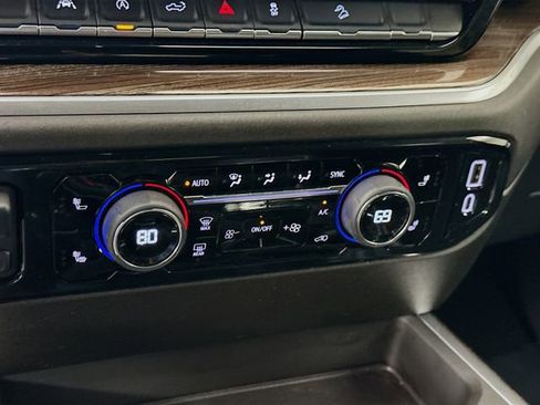 Used 2025 Chevrolet Silverado 1500 RST AWD/4WD image 19
