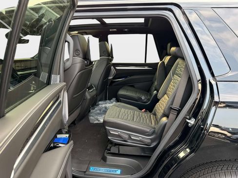 Used 2026 Cadillac Escalade V w/ LPO, ONYX Package AWD/4WD image 19