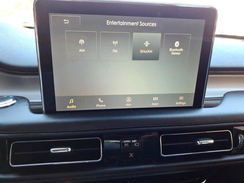 Used 2023 Lincoln Aviator AWD w/ Premium Package image 18