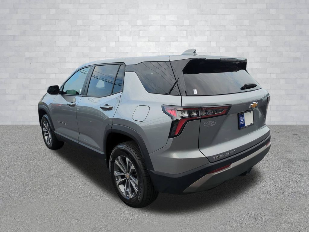 Used 2026 Chevrolet Equinox LT w/ Convenience Package II AWD/4WD image 9