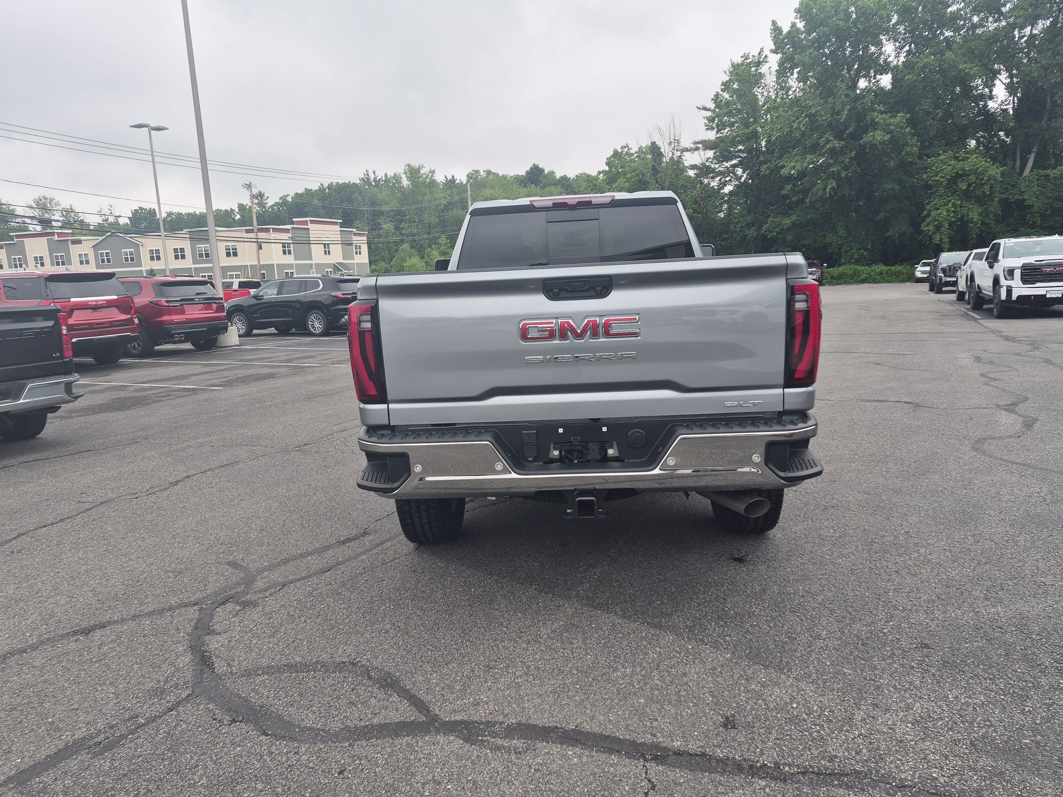 Used 2026 GMC Sierra 2500 SLT w/ SLT Premium Package AWD/4WD image 4