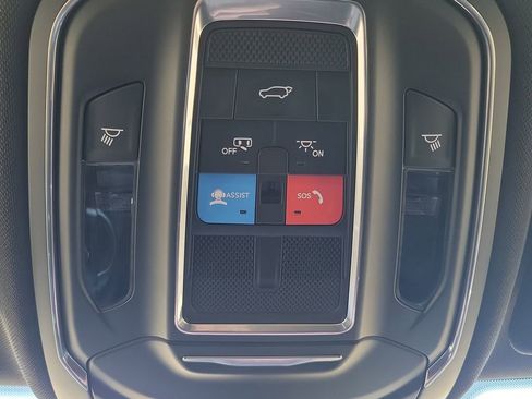 New 2026 Jeep Grand Cherokee Altitude image 21