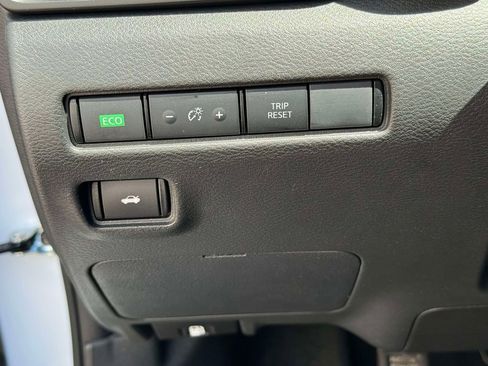Used 2025 Nissan Sentra S FWD image 27