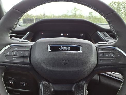 New 2025 Jeep Grand Cherokee L Altitude image 15