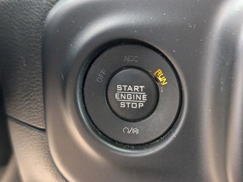 Used 2021 Jeep Wrangler Rubicon w/ Cold Weather Group AWD/4WD image 32