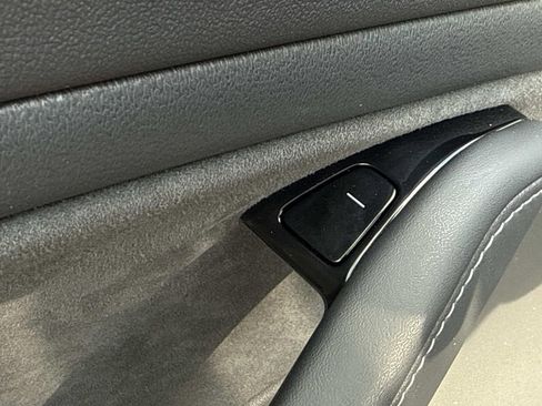 Used 2019 Tesla Model 3 Standard Range Plus image 21