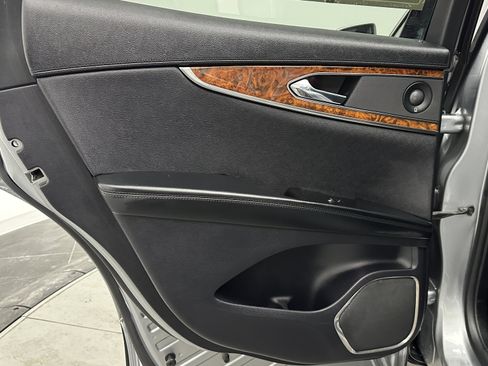 Used 2020 Lincoln Nautilus Reserve w/ Equipment Group 201A image 33