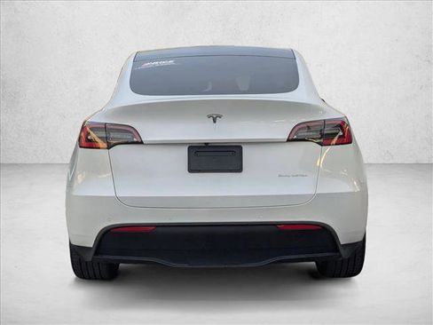 Used 2021 Tesla Model Y Long Range image 7