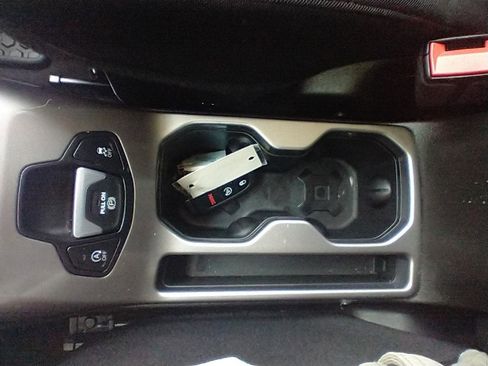 Used 2022 Jeep Renegade Latitude w/ Convenience Group image 32