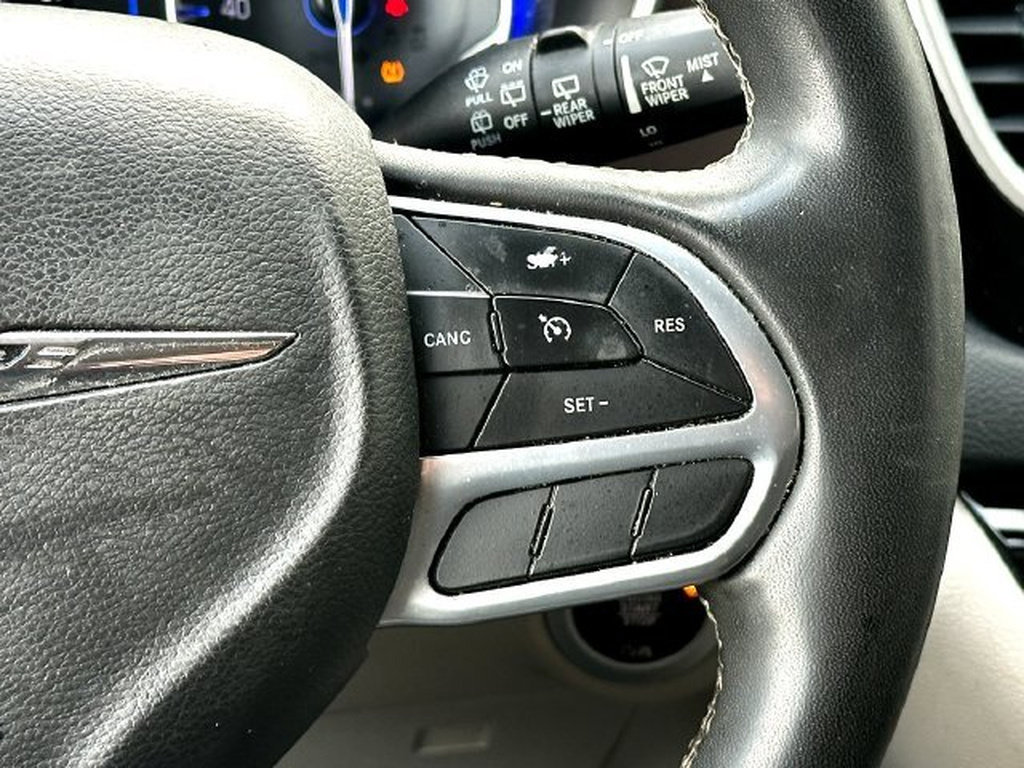 Used 2023 Chrysler Voyager LX FWD image 24