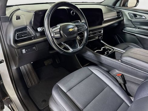 Certified 2025 Chevrolet Traverse LT FWD image 7