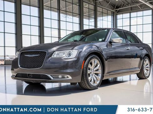 Used 2018 Chrysler 300 Limited w/ Safetytec Plus Group RWD image 1