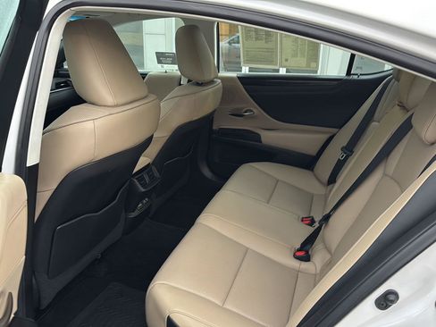 Certified 2021 Lexus ES 350 w/ Accessory Package image 9