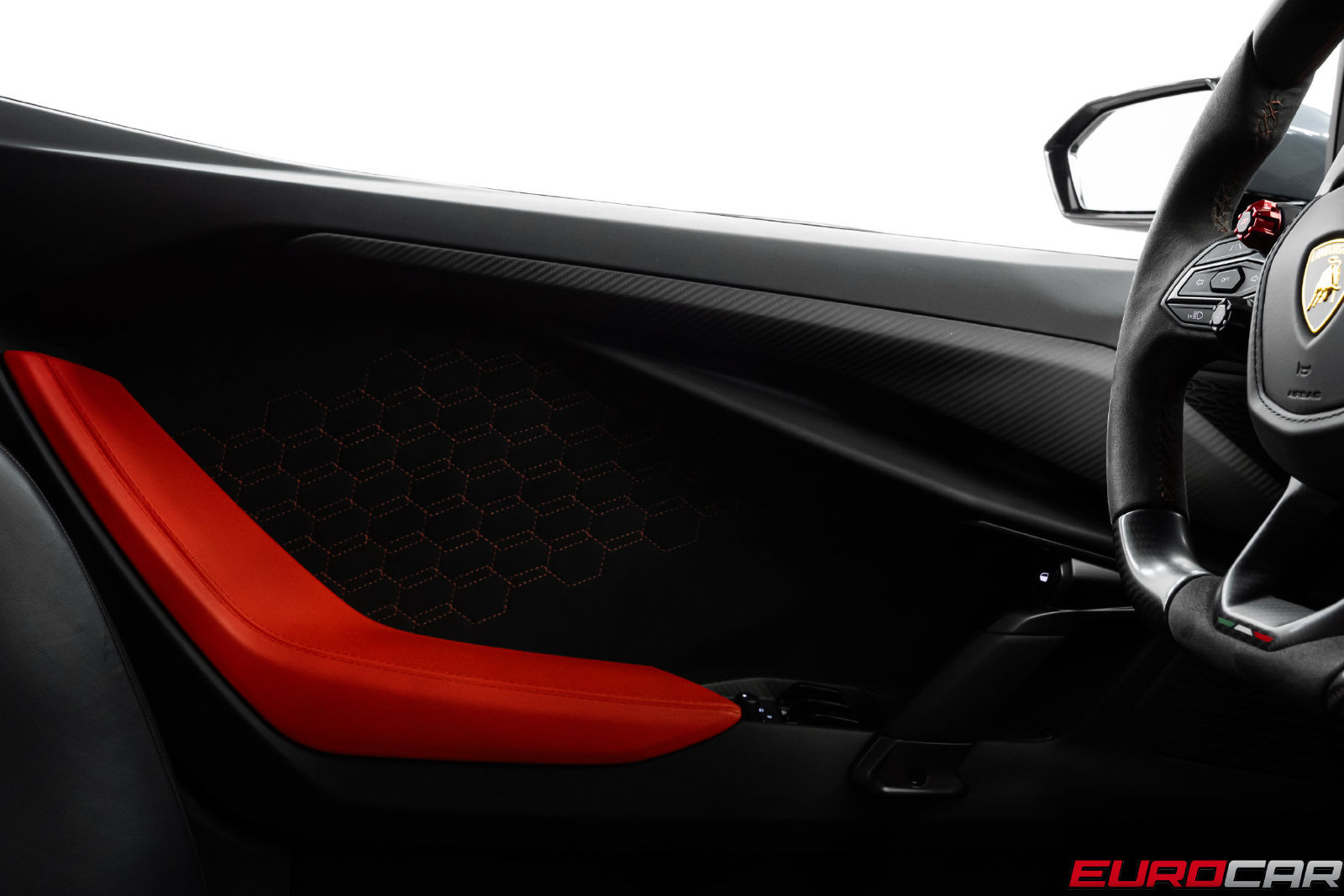 Used 2025 Lamborghini Revuelto AWD/4WD image 31