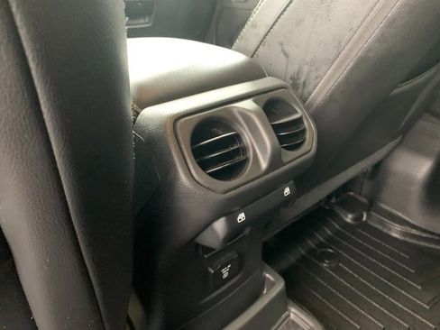 Used 2022 Jeep Wrangler Unlimited Sahara w/ LED Lighting Group image 18