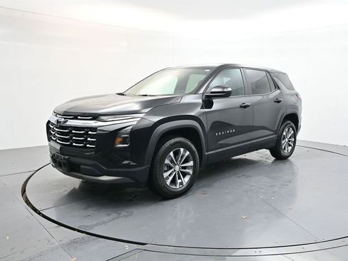 Used 2026 Chevrolet Equinox LT image 3