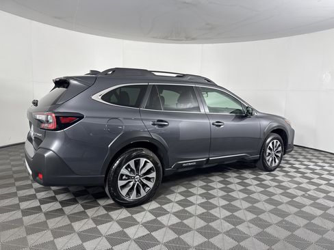 Used 2025 Subaru Outback Limited image 4